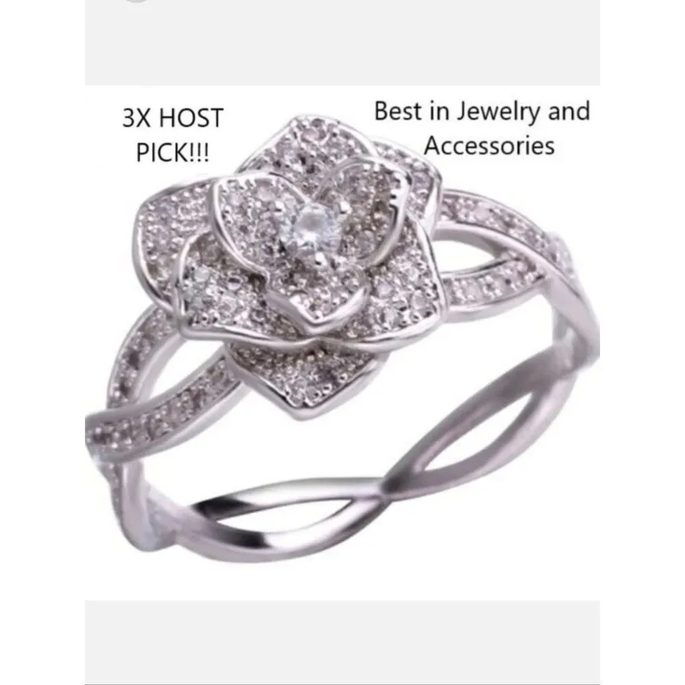 Gorgeous CZ Flower Ring- Sparkly & Stunning! Sz 7
